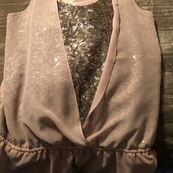 Top - Picture 2 of 3